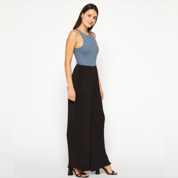 Good American Pants - Good American Plisse Wide Leg Trousers Women’s Size 3/4